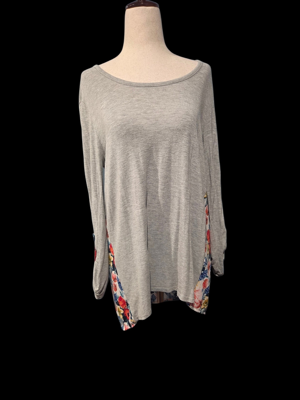 41 Hawthorn Floral Back Tunic Gray - Size Small